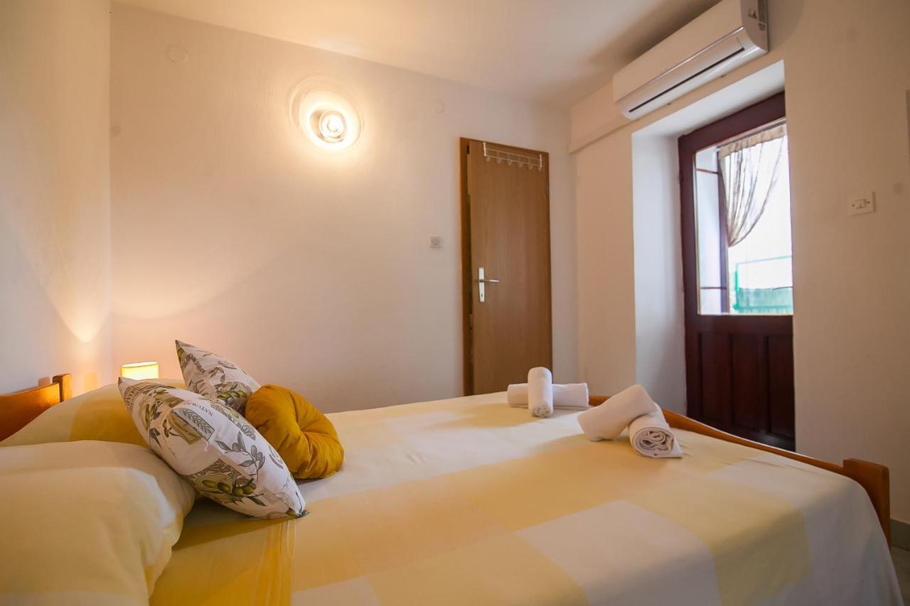 Old Town Accommodation Bol Buitenkant foto