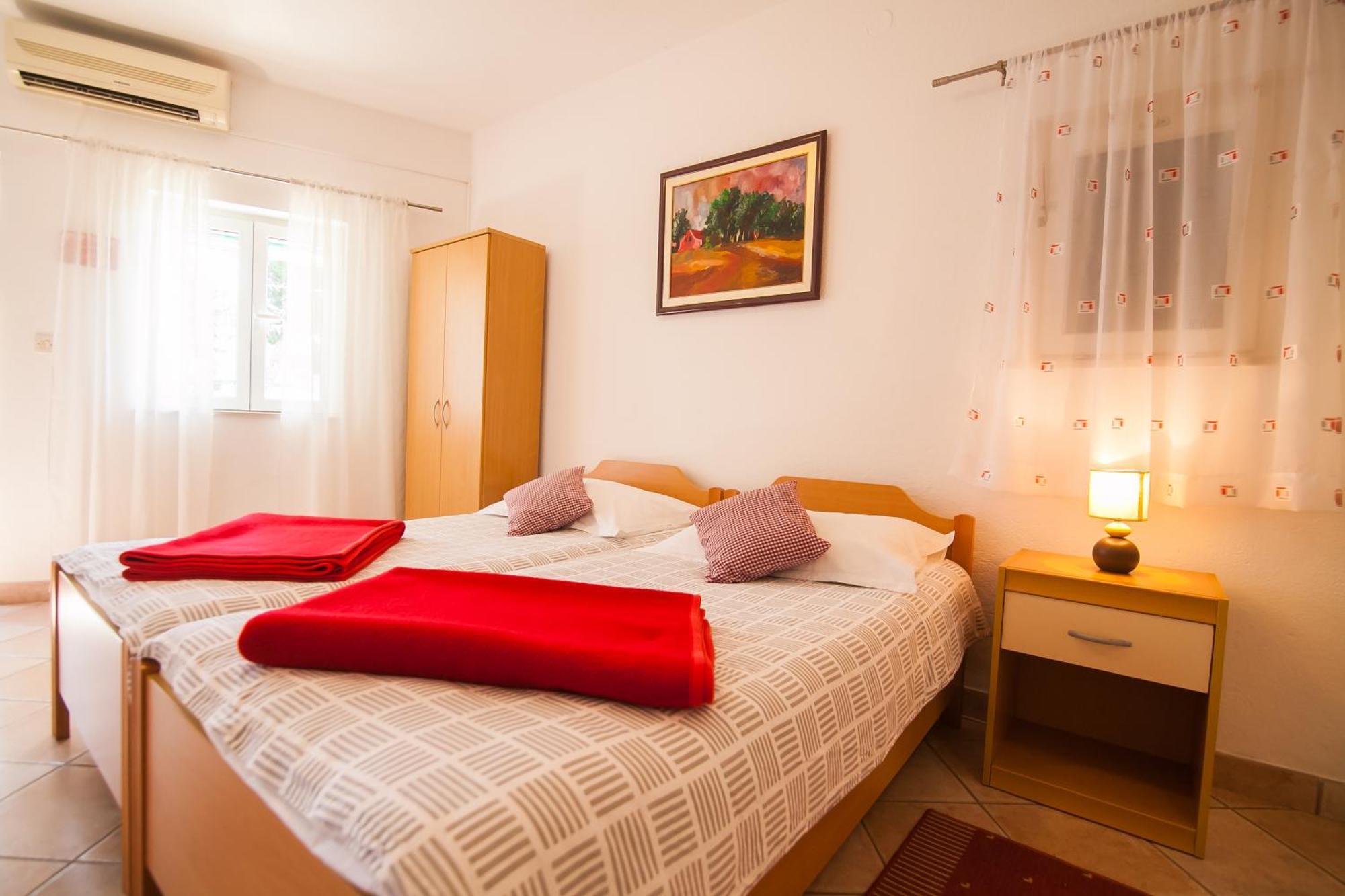 Old Town Accommodation Bol Buitenkant foto