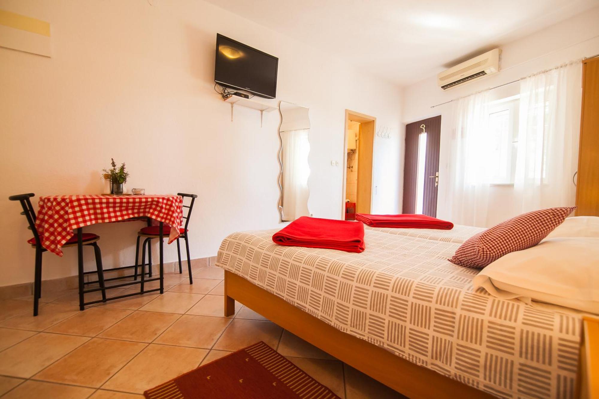 Old Town Accommodation Bol Buitenkant foto